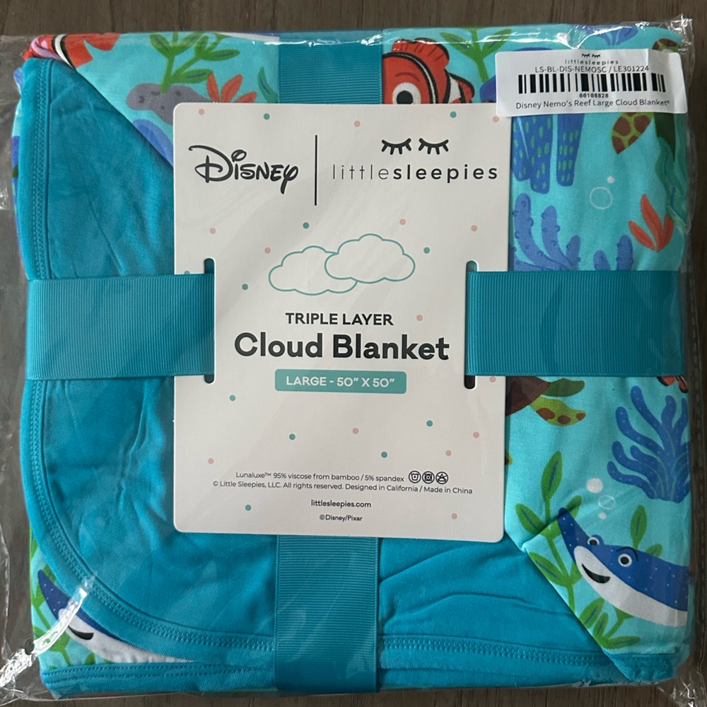 Little Sleepies Disney Nemo’s Reef Large Cloud Blanket NWT